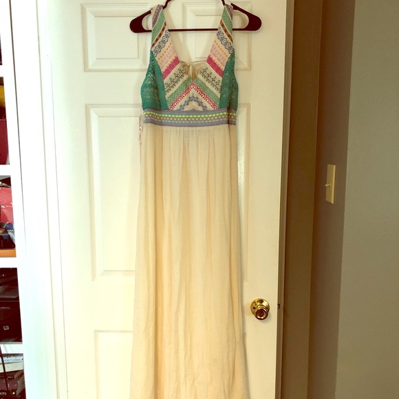 Flying Tomato Dresses & Skirts - Flying Tomato Boho style cream/print maxi dress-M